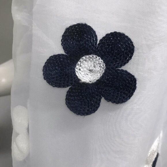 VOOM JOY HAN Embroidered DAISY PUFF Sleeve Top M - Picture 4 of 15